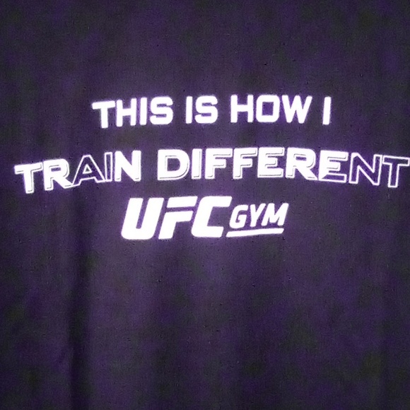 UFC black T-shirt By Zuni, Size Medium, Unisex New Without Tags - Picture 2 of 3